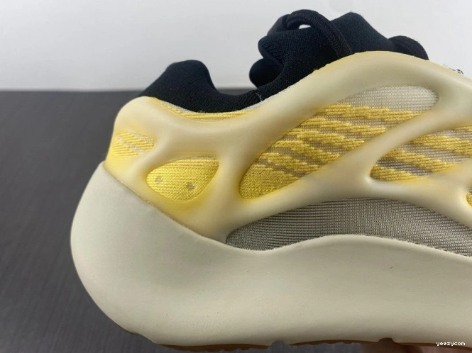 Adidas V3 HP5425 Mono 700 Yeezy Safflower 0729